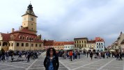 Brasov-romania-castle-city-Piata-Sfatului-Council-Square-2-justbookthetickettravel