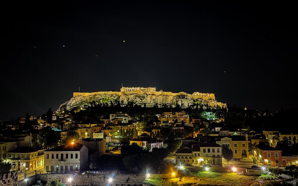 The Parthenon lights during the night cannot easily be captured.